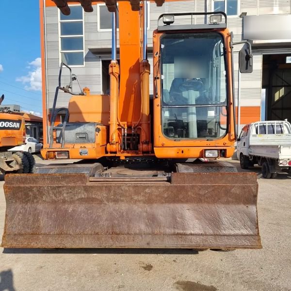  두산 DX140W 2011년식 4700만원 판매합니다.