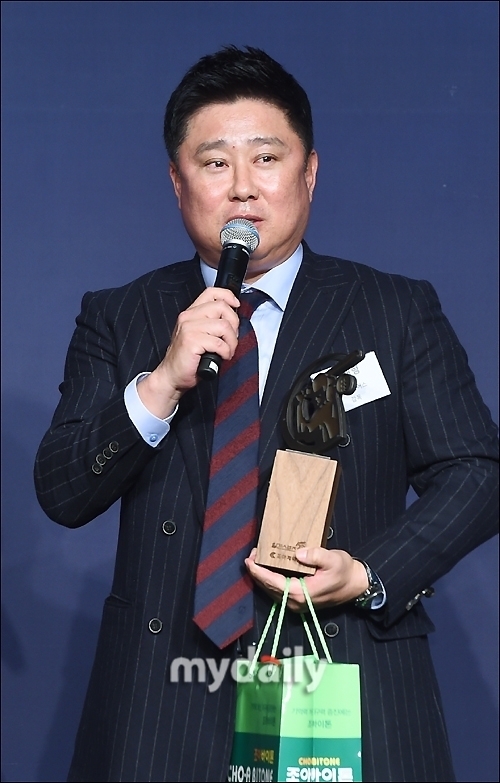  롯데 자이언츠의 새로운 방향, 김태형 감독 영입의 의미