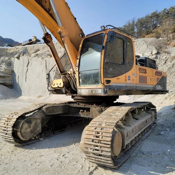  현대 R520LC 2013년식 8000만원 판매합니다.