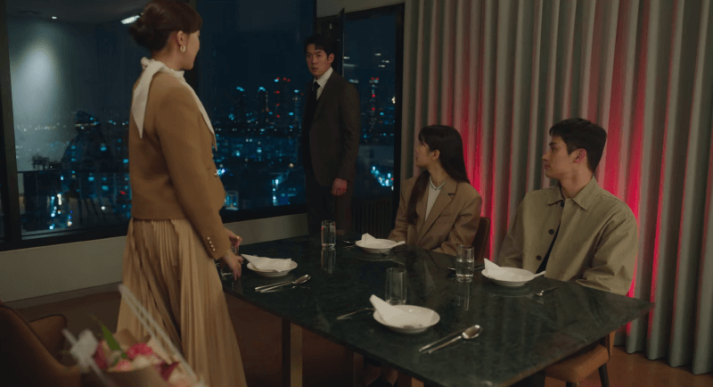 사랑의 이해 11회, 이별을 준비하는 날이 하필이면 박미경의 생일(출처: 넷플릭스)