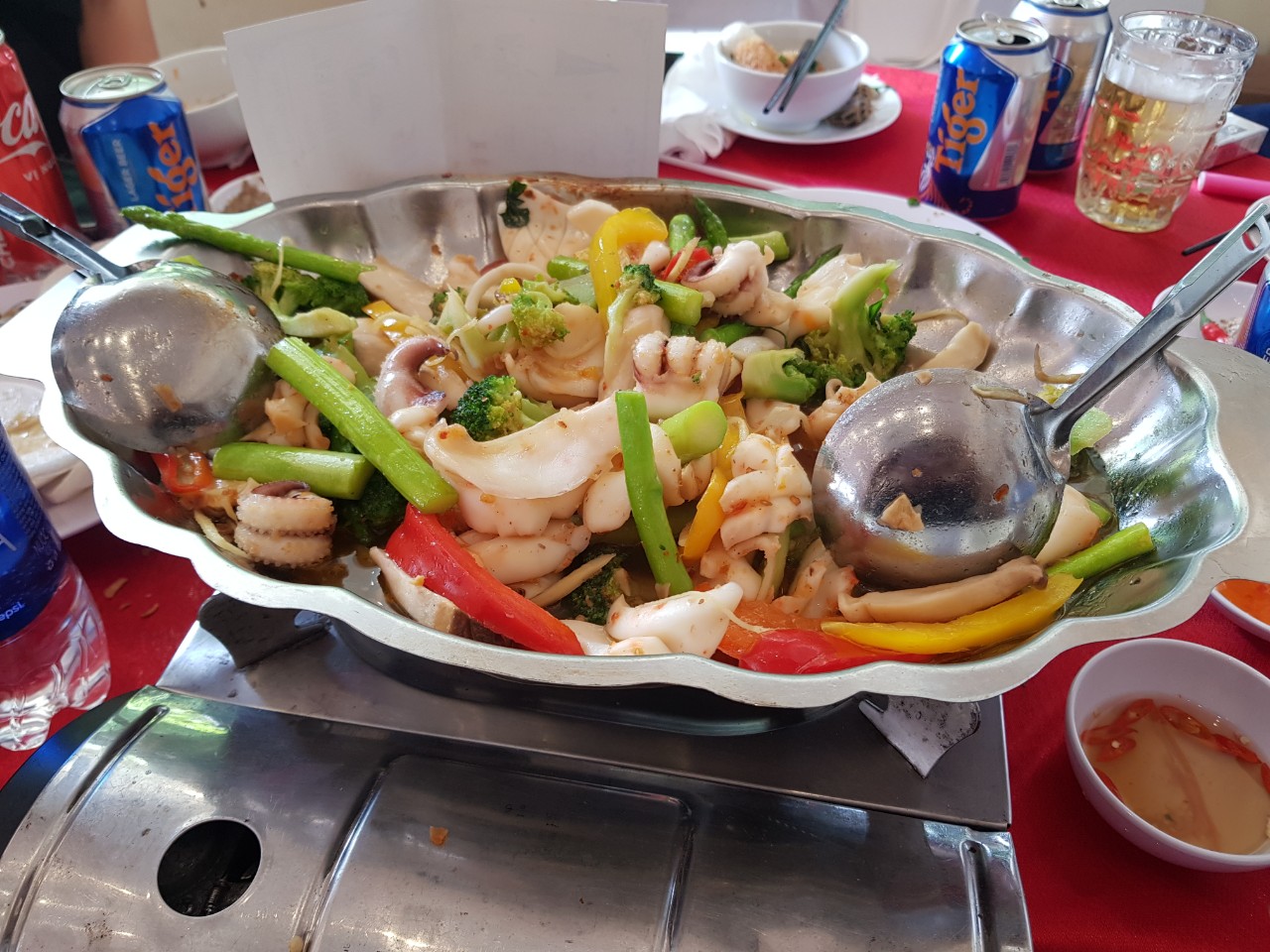 베트남 로컬 예식장 - 코스 요리(채소 & 오징어 볶음)