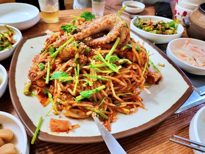  256회 놀라운토요일 놀토 뽈찜 코쿤 코드쿤스트 엑소 카이 풍납 전통 도깨비 시장 추천 맛집 해산물 대구 뽈살 아삭 콩나물 덮은 매콤달콤 양념 방송 정보