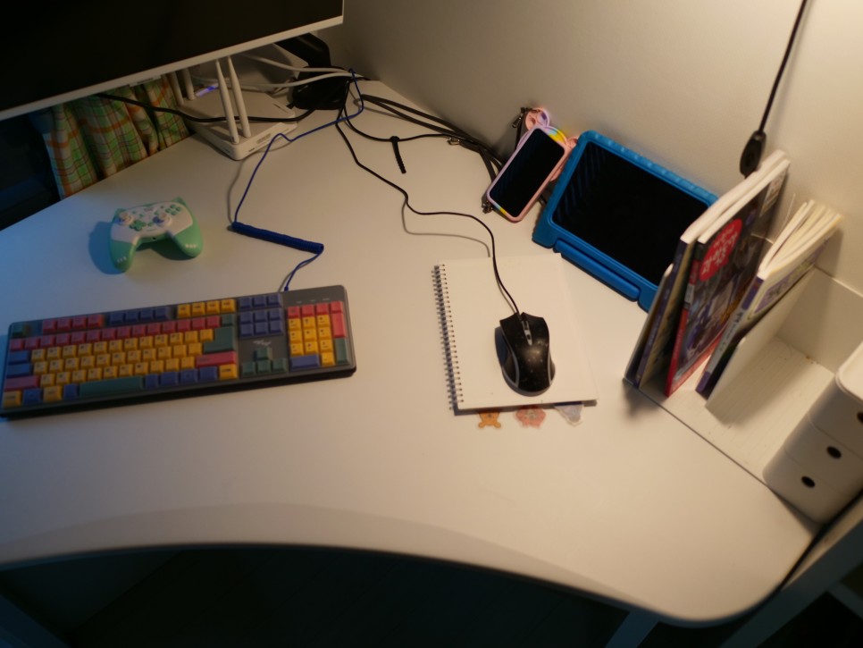 재배치로 차분하고 실용적인 아이방 인테리어 가구 2