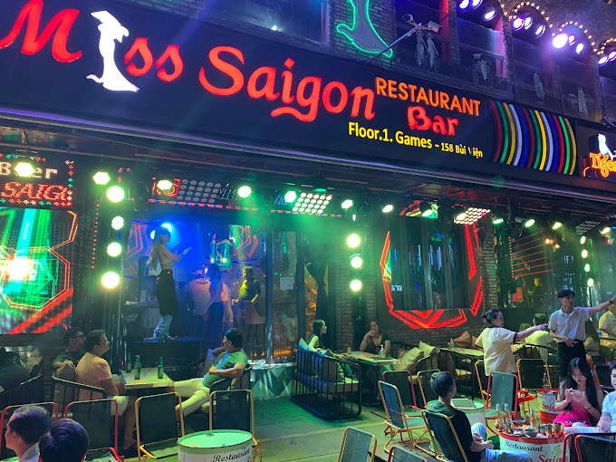  베트남 호치민 부이비엔에 위치한 "MISS SAIGON"