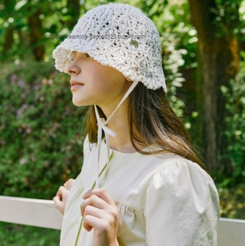 언니네 산지직송에서 안은진이 쓰고 나온 하얀색 보닛햇, 논로컬 Strap Paper Knit Bucket Hat - Ivory 착용사진