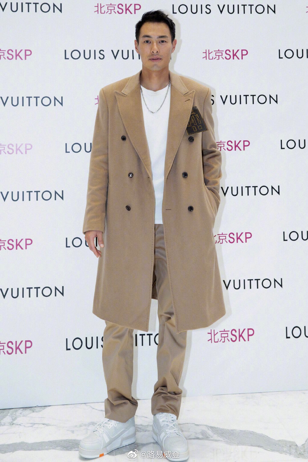  [LOUIS VUITTON] 루이비통 더블 브레스티드 테일러드 코트 베쥬 1A5F2N