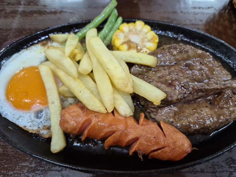호치민여행_호치민맛집_7군_베트남식 비프스테이크_대만식보네_YiLingYi Taiwan beefsteak_보빗떗1