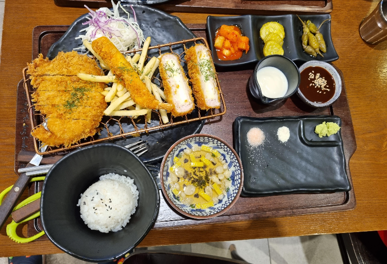 모듬-카츠-정식