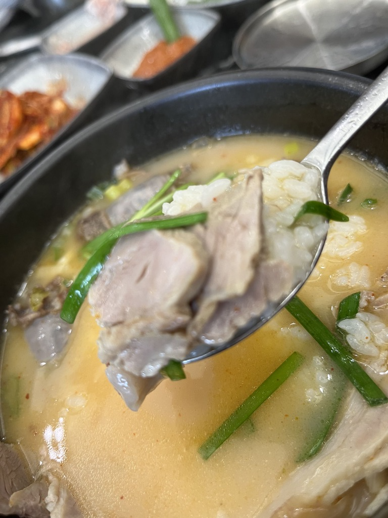 별미청돼지국밥 순대국밥입니다