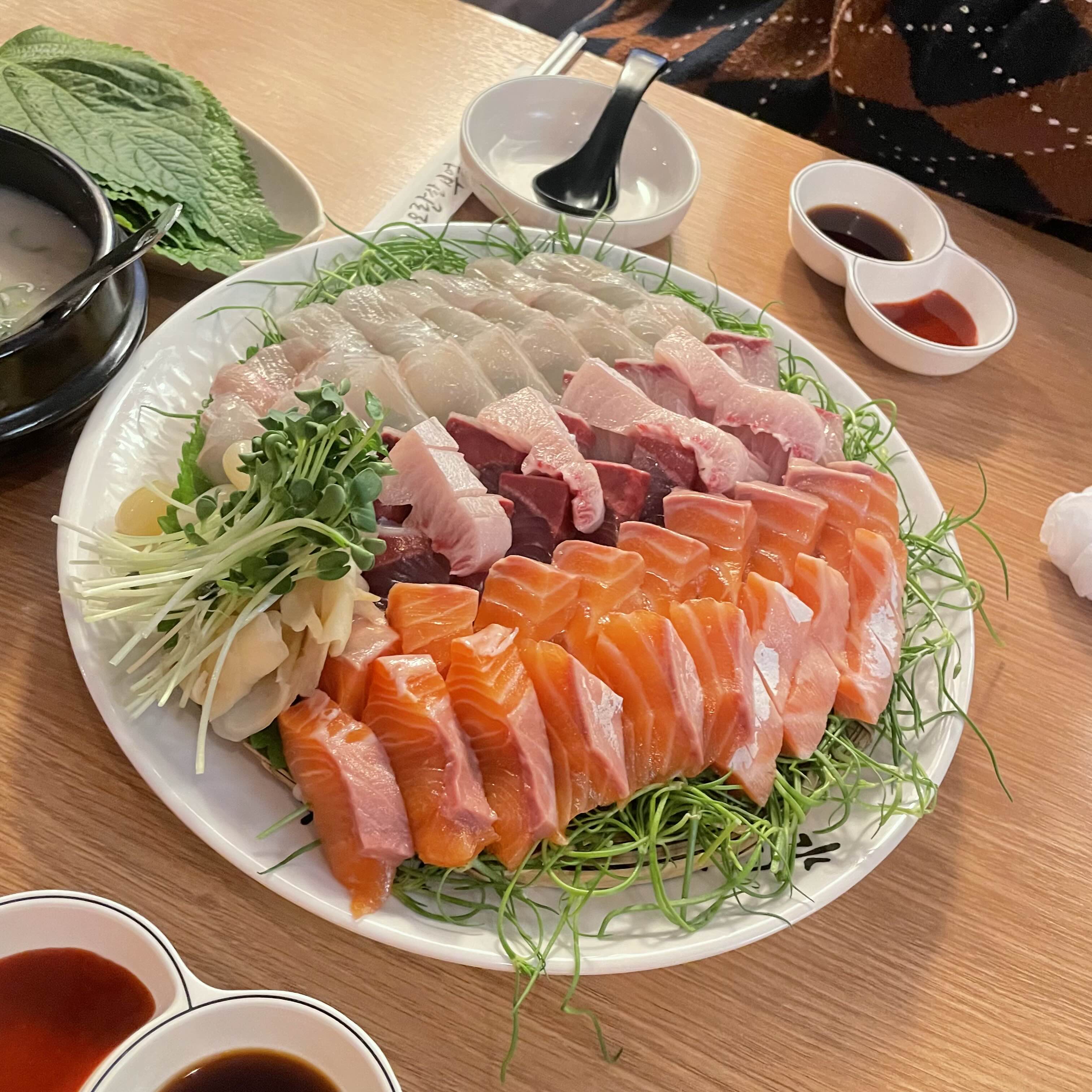  [사당] 두툼한 숙성회가 맛있는 <요란한부엌>