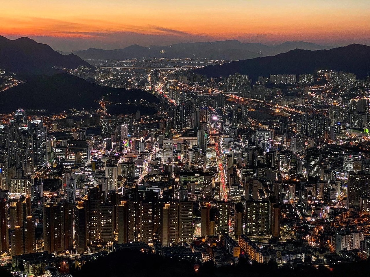 황령산에서 바라 본 부산의 야경