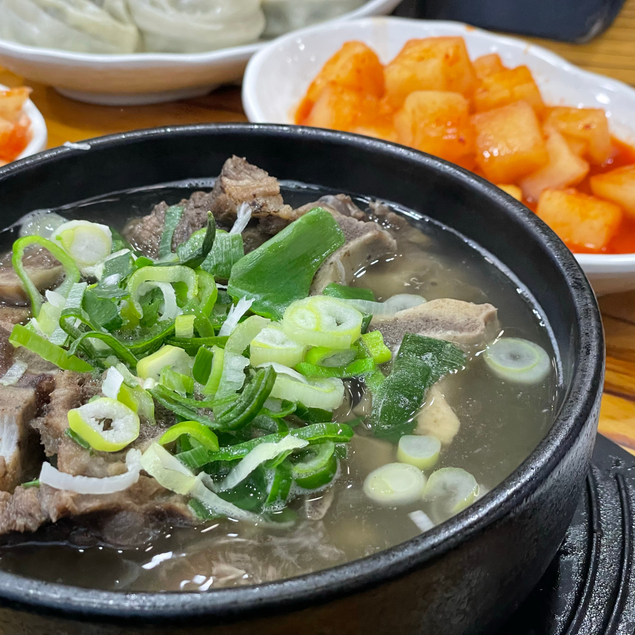 꼬리곰탕, 알고 먹으면 더 좋은 이유(꼬리곰탕의 효능) - undefined - 꼬리곰탕의 효능 - 4. 소화 기능 개선 꼬리곰탕, 알고 먹으면 더 좋은 이유(꼬리곰탕의 효능) - undefined - 꼬리곰탕의 효능 - 4. 소화 기능 개선