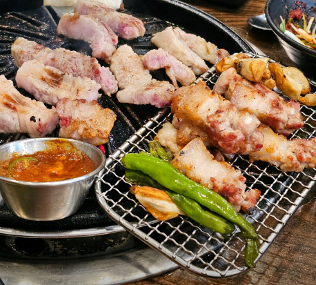생방송투데이 산더미 보쌈 정식 8천원 부천 맛집