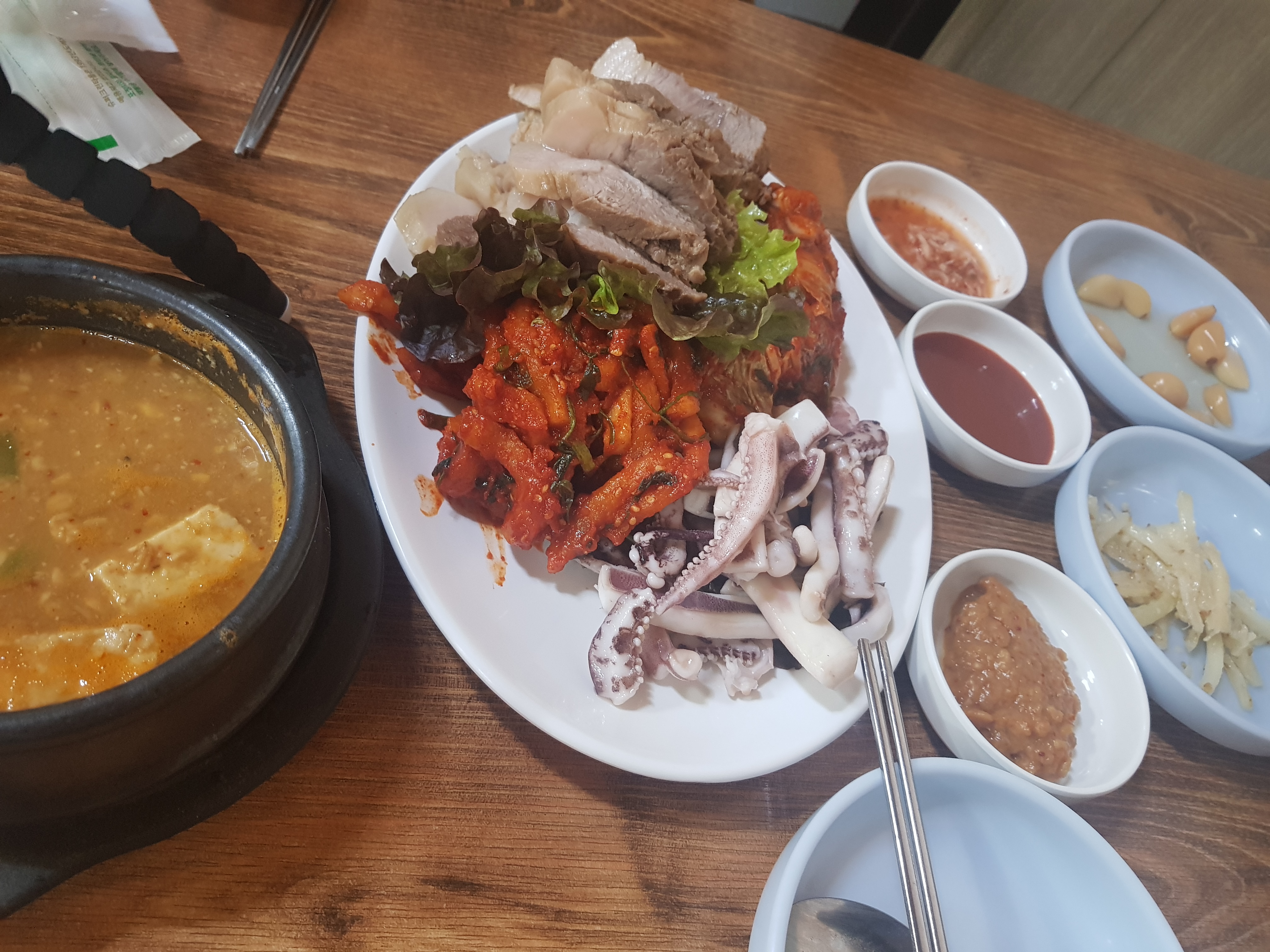  영등포맛집 '이조보쌈' 낮술을 참기 힘들게 만들었던 오징어보쌈