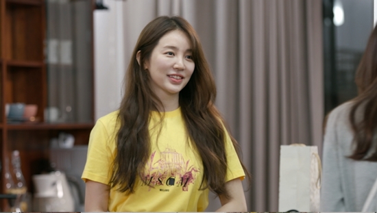  '솔로 8년차' 윤은혜, 간미연황바울 애정행각에 '눈 질끈' (편스토랑)