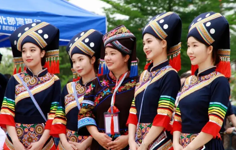 좡족