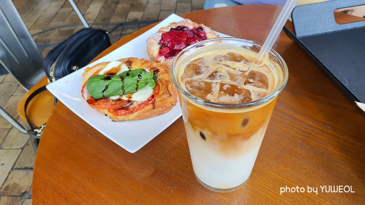  인천 가볼 만한 커피 & 베이커리 맛집 : 코스모 40