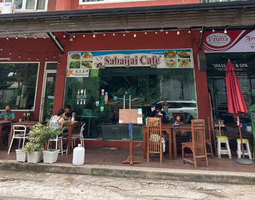 카론 비치 사바이자이 카페(Sabaijai Cafe) 전경