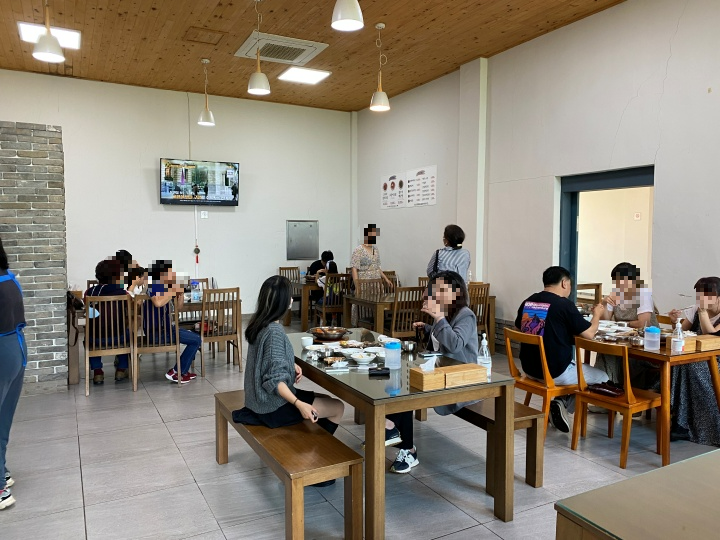 고사리식당의 실내 공간 사진