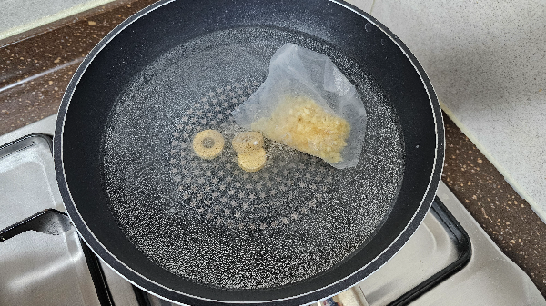 도토리묵밥 육수만들기