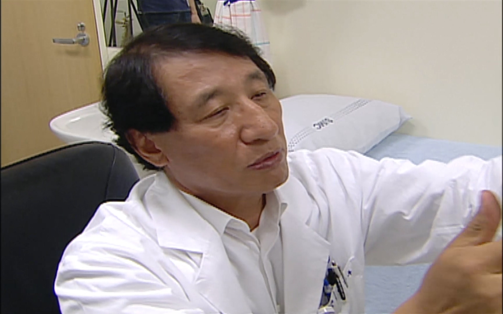 EBS 명의 헬스케어 - TV - 교육의 중심 EBS50대의 공포, 오십견 - 재활의학과 전문의 이강우 교수.mp4_20220913_202318.434.jpg