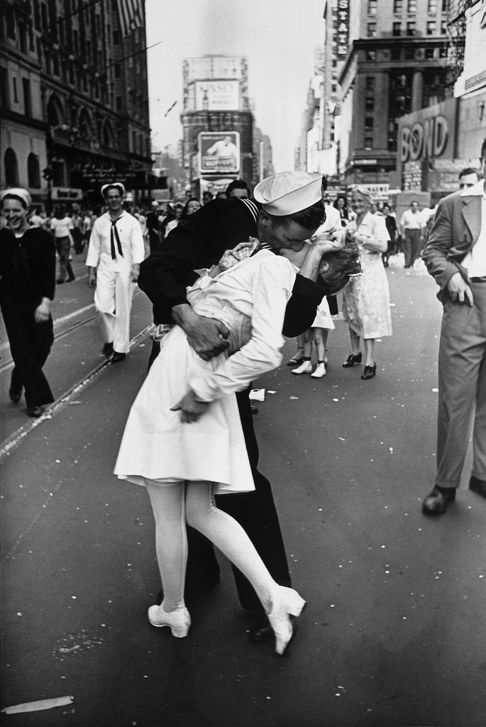 V-day by Alfred Eisenstaedt