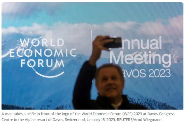 다보스 2023에서 만나는 세계적 유튜브 크리에이터들 VIDEO: Meet the YouTube creators covering Davos 2023