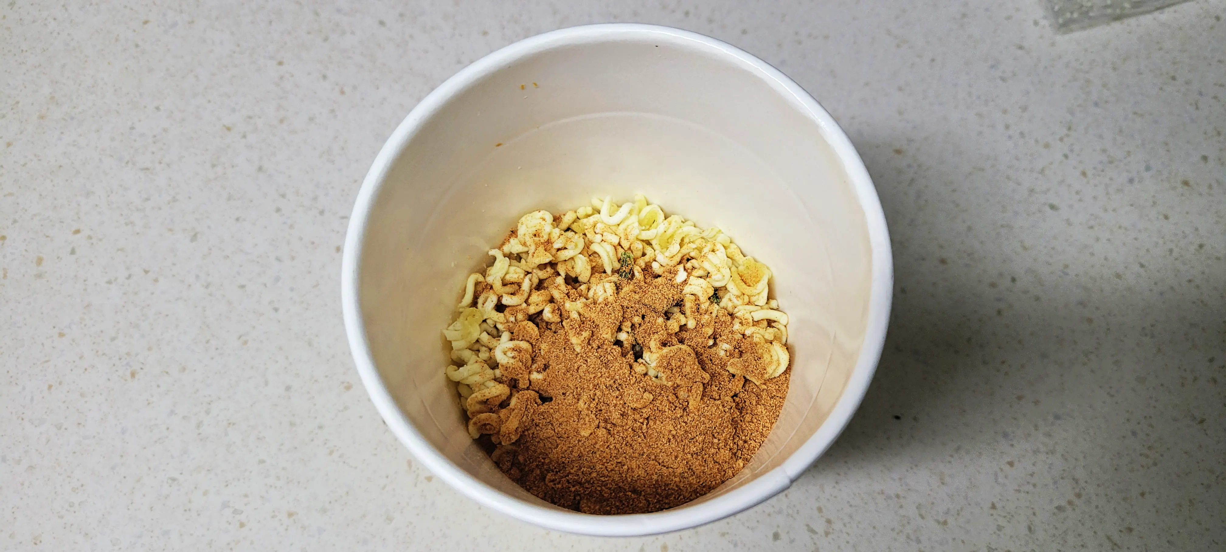 컵라면1