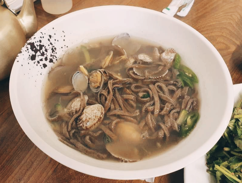  경복궁역 맛집, 세종마을 음식문화거리 봉평막국수! 메밀바락칼국수와 메밀전병 후기