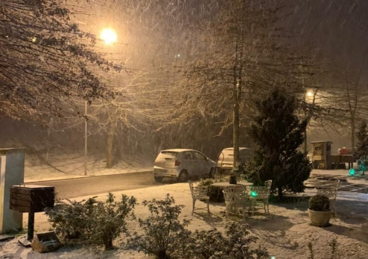  [세계 기상 이변] 이런! 한 여름 브라질에 때 아닌 눈이...VIDEO: Incredible! Brazil is covered with snow!