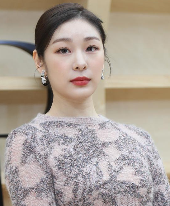  김연아 남친 포레스텔라 고우림 입장문 10월 결혼 인스타 프로필