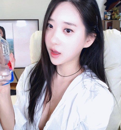  신재은 트위치 코리아에서 영구정지 ㄷㄷㄷ