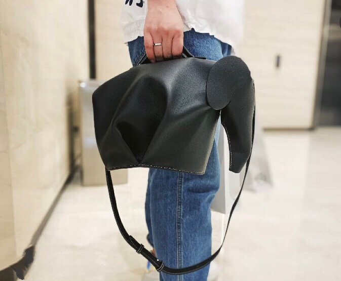  [LOEWE] 로에베 클래식 카프 스킨 라지 엘리펀트 백 B623A18X01 (3 COLOR)