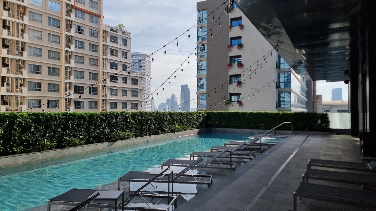 테이브릿지 스위트 방콕 스쿰빗 호텔 9층 수영장