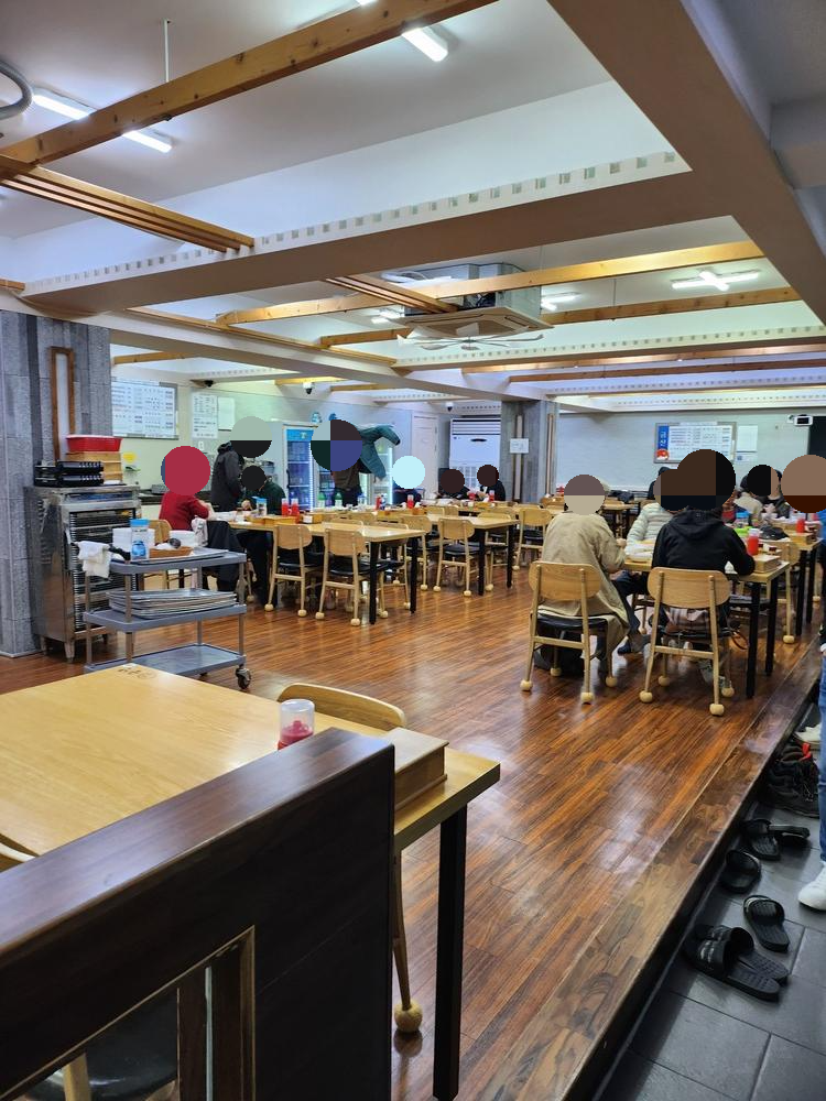 금산식당 내부