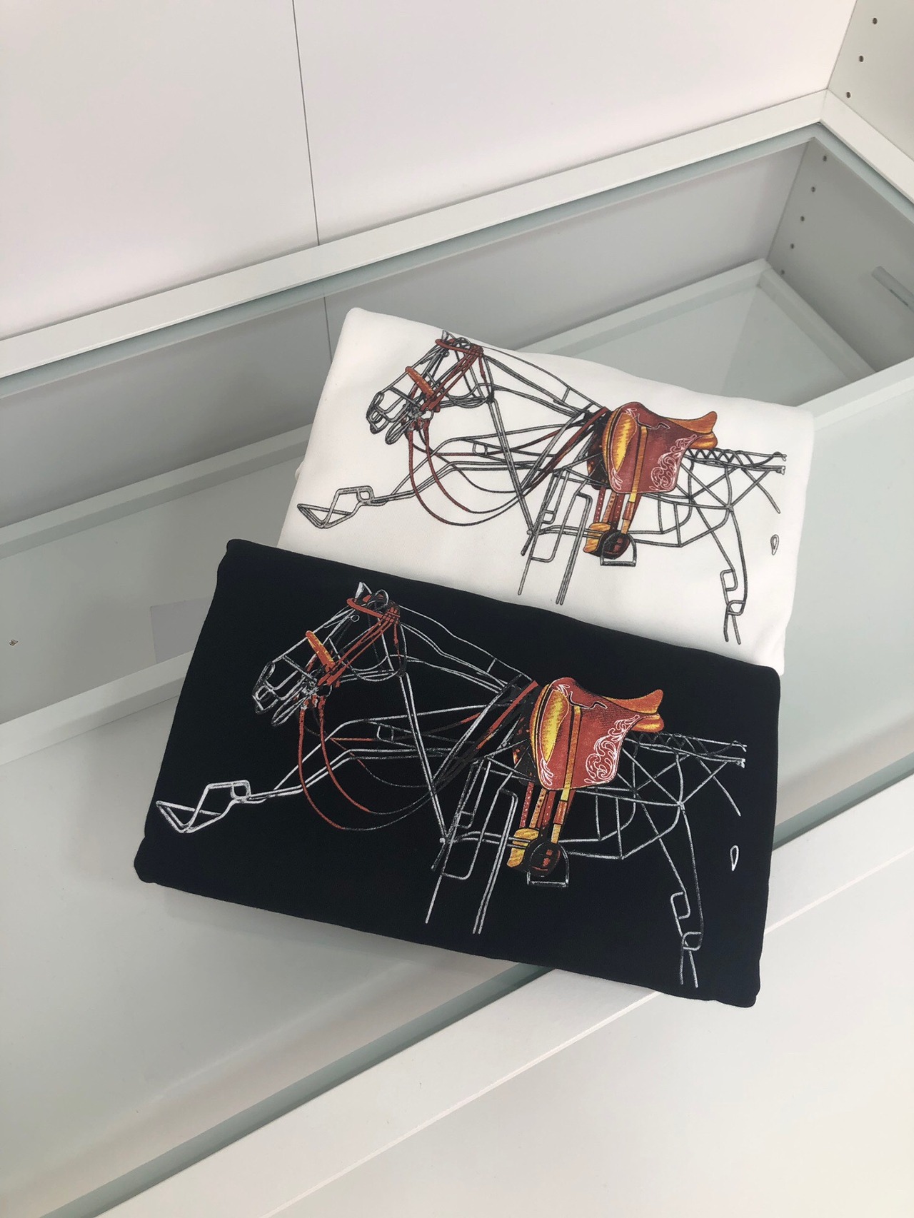  [HERMES] 에르메스 맨투맨 (2 COLOR)