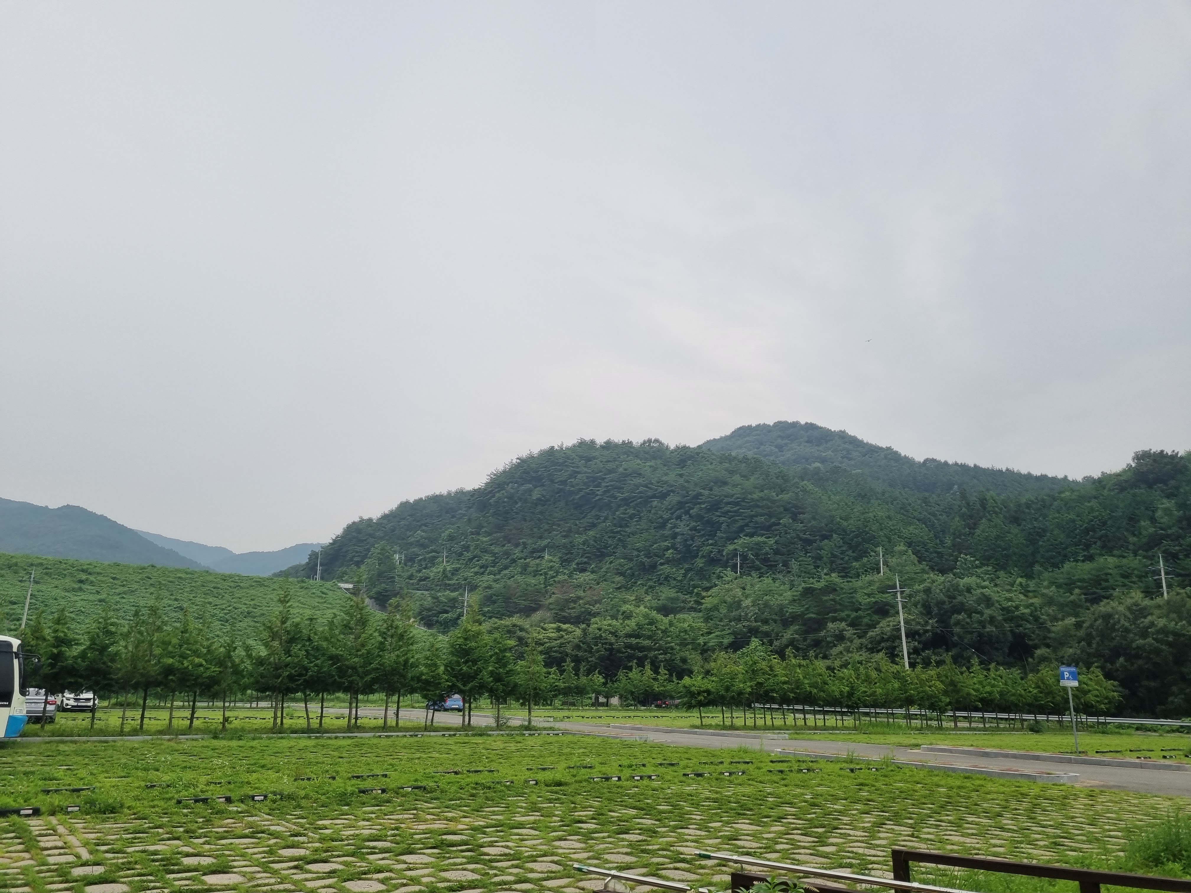 모암_저수지_주차장