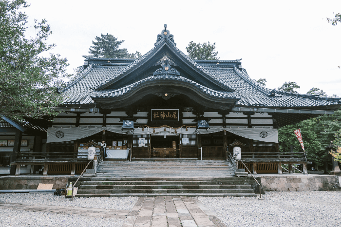 오야마 신사 Oyama Shrine 尾山神社 おやまじんじゃ (source: www.trip.com)