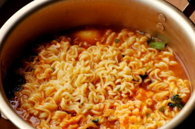  40만이 투표한 라면 물논란 여러분의 선택은?