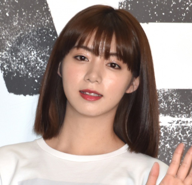  자신만의 독특한 셀카 포즈 엘라이자 포즈를 가지고 있는 일본의 유명 스시녀 글래머 모델겸 여배우 이케다 엘라이자