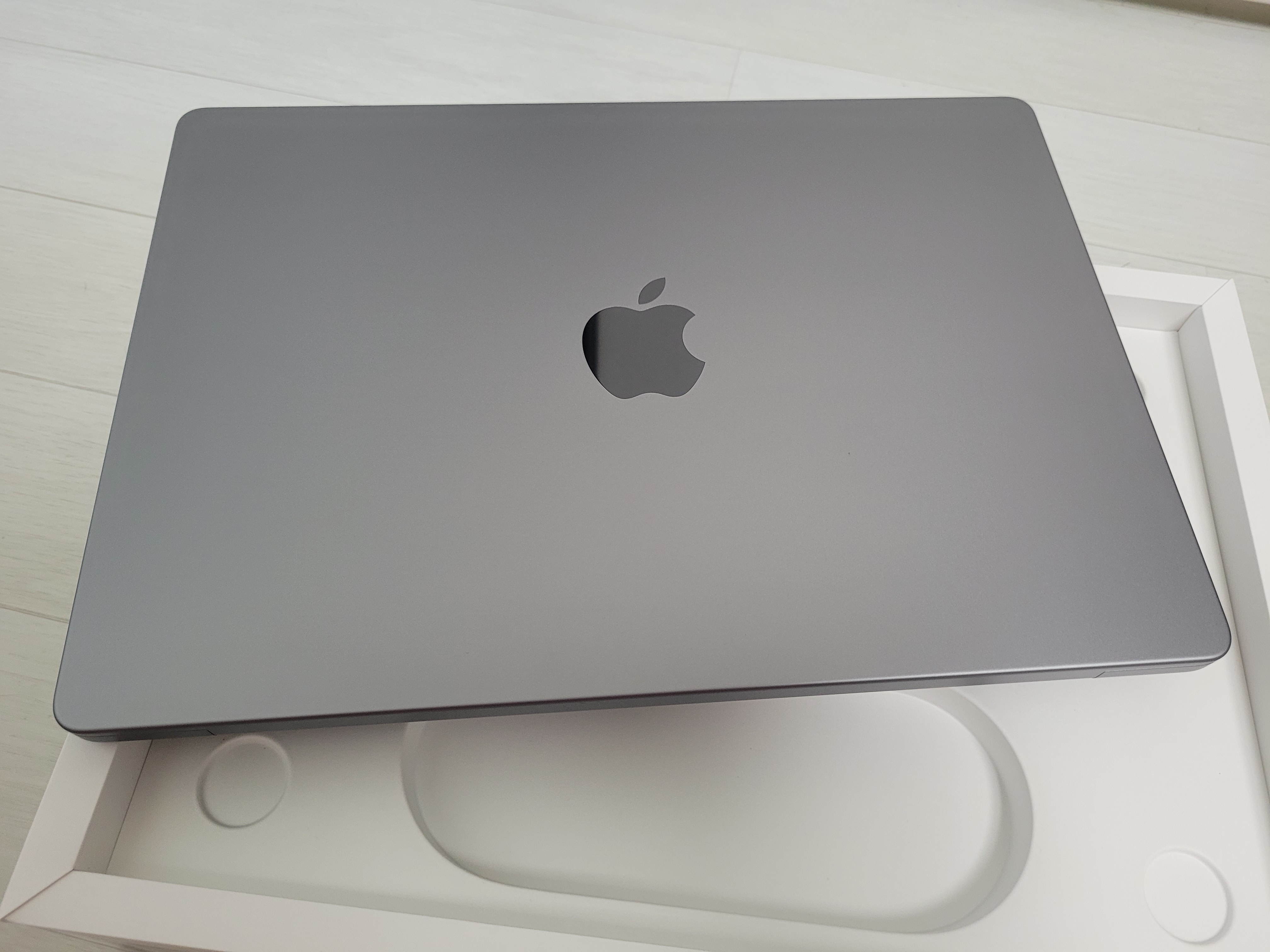 MacBook Pro 맥북프로 14 M2 스페이스 그레이 리뷰 - Spec(공식 홈페이지 참조) - 모든 영역 MacBook Pro 맥북프로 14 M2 스페이스 그레이 리뷰 - Spec(공식 홈페이지 참조) - 모든 영역