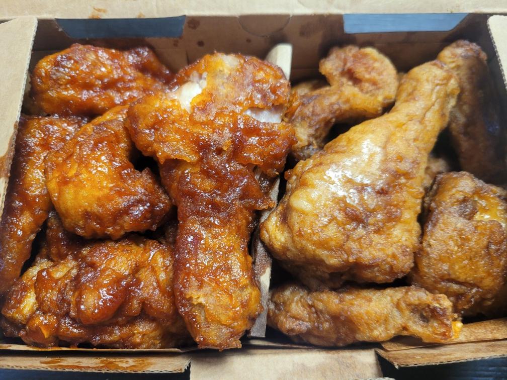 창원 교촌치킨 용지호수점 방문 포장 반반오리지널, 허니치킨