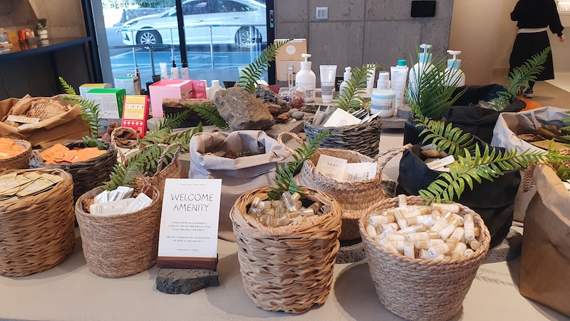 제주공항 근처 멋진뷰에 아메리카노 2천원 숨은 명소 - 아모레 카페N (cafe N)