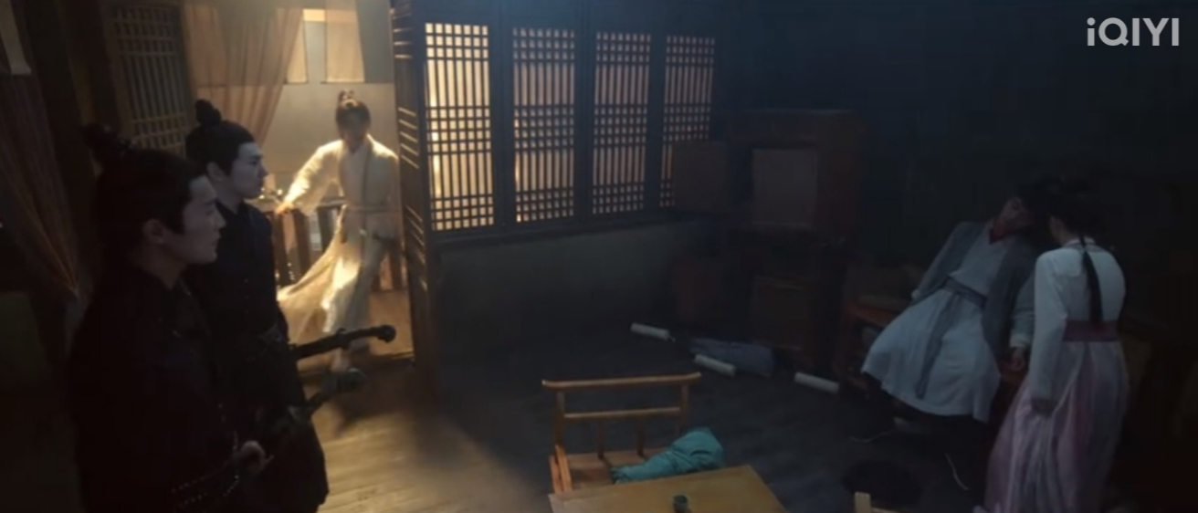 비명소리와-피를-보고-달려온-방다병-왕복의-시체를-본다