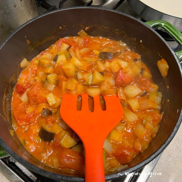 건강 밥상 지중해 식단 고기 없이 토마토 스튜 만들기 23