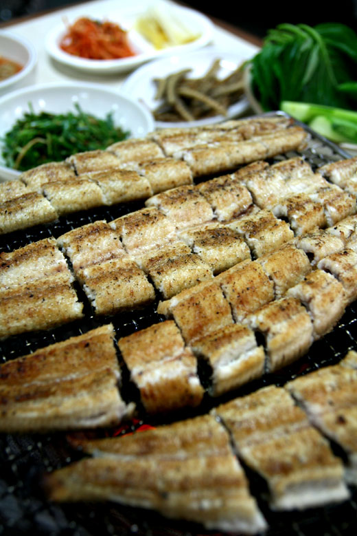  식객 허영만 백반기행 남산 강석우 서울역 22년 전통 장어구이 장어덮밥 빙어찌개 맛집 위치 어디 찾아가는 방법