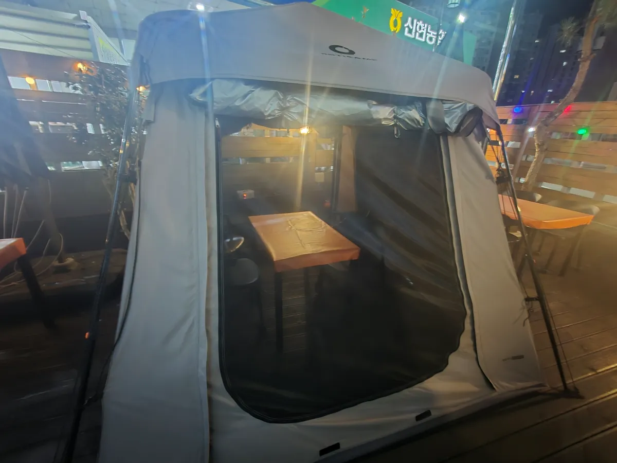 거제도-자담치킨-수양점-테라스-야외텐트