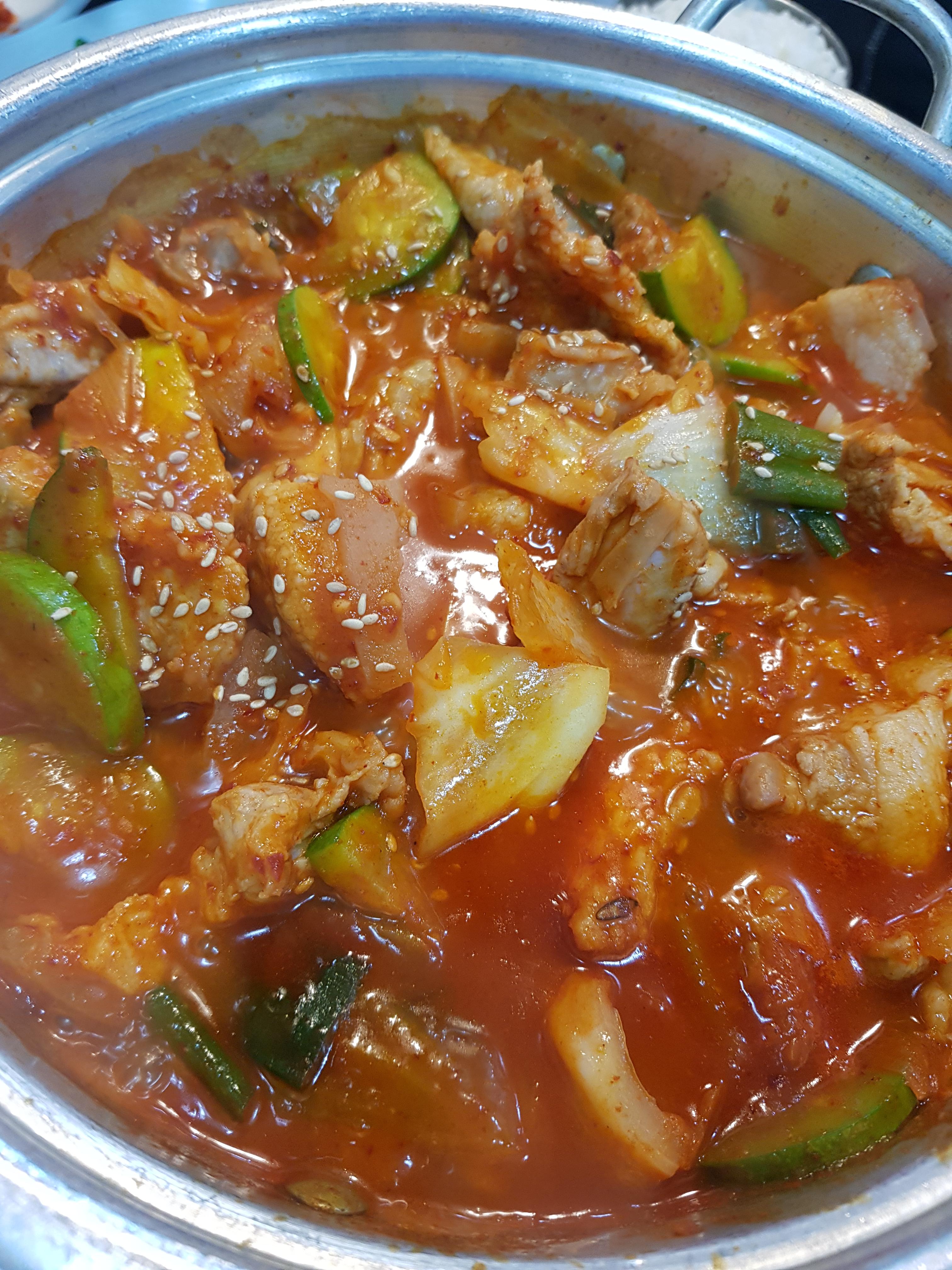 산청엔흙돼지 이미지