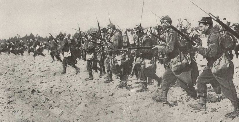 제1차 세계대전 돌격하는 프랑스군 흑백사진