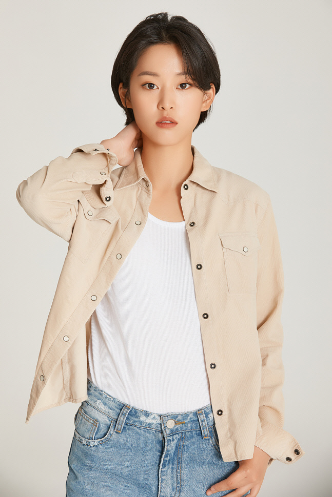 배우 이연